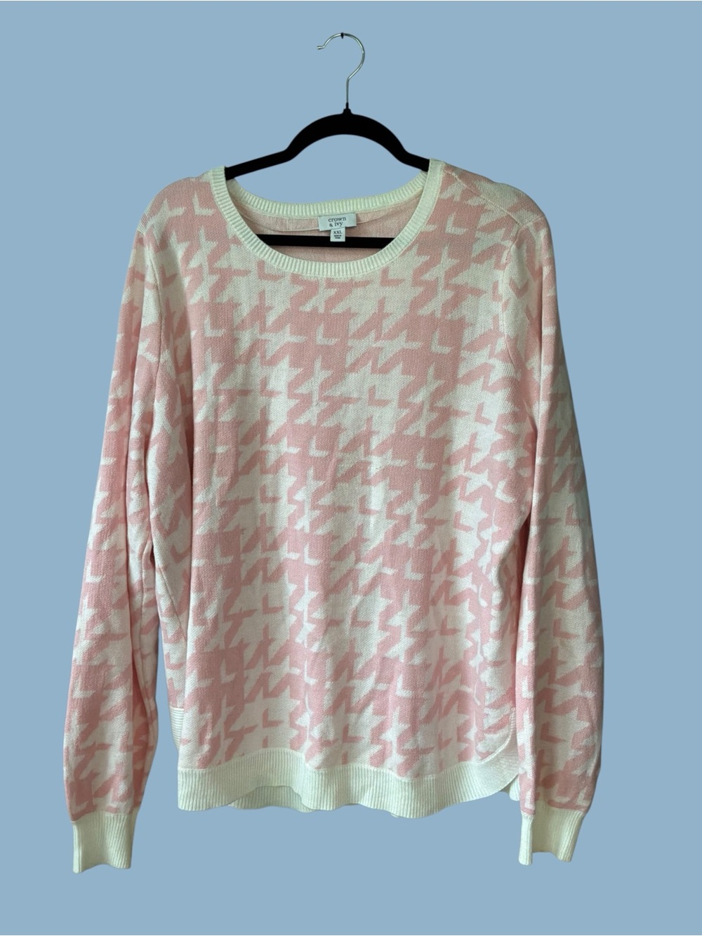 crown & ivy Pink and White Houndstooth Crewneck Sweater